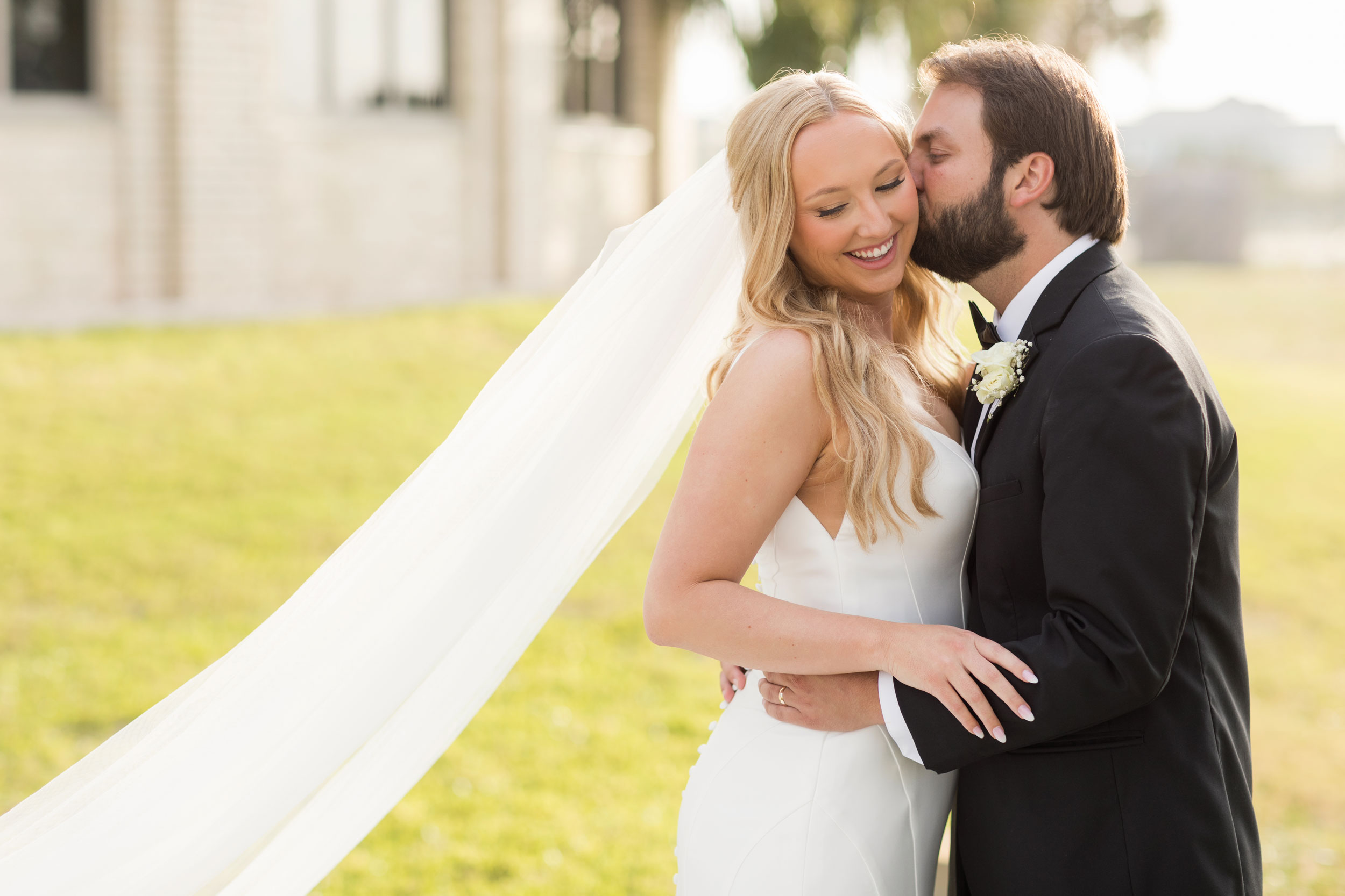 Aislinn Kate WeddingsElegant Black and White Pensacola Beach